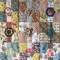 Flower Bed Quilt pattern - Liz @ Broderie 2.jpg