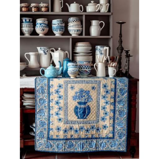 06-Delft-Blue-Vase-livre-Dutch-Heritage_Quilted-Treasure_Petra-Prins-2021.jpg